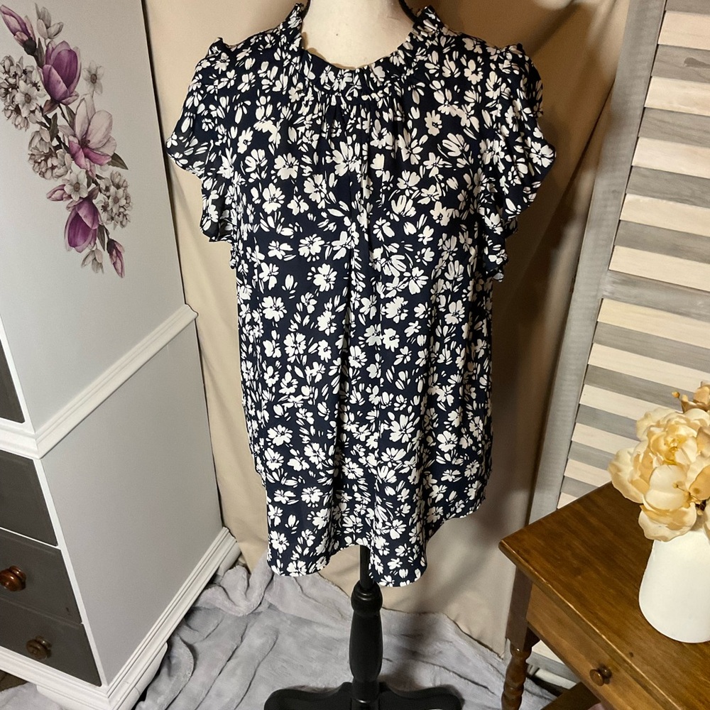 LOFT Black and White Flutter Sleeve Button Down Shirt
